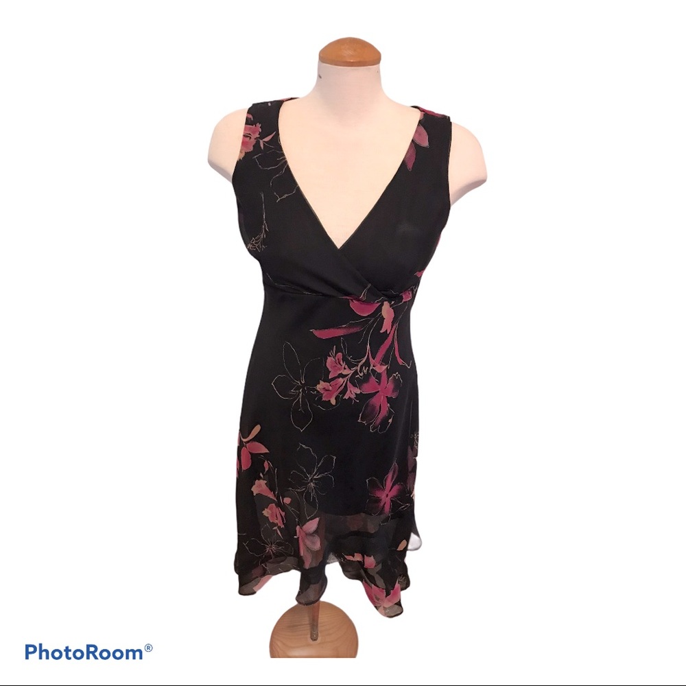 Alyn Paige Floral V-Neck Dress Sz 5/6